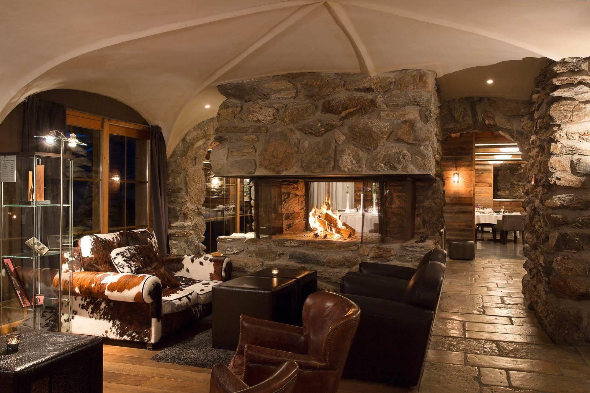 Hostellerie du Pas de l'Ours Relais et Châteaux Crans-Montana Exterior foto